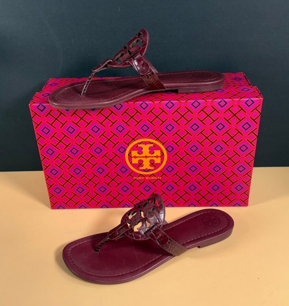 Tory Burch Miller Thong Sandals Claret Burgundy Croc Emboss Women's 6.5 NIB